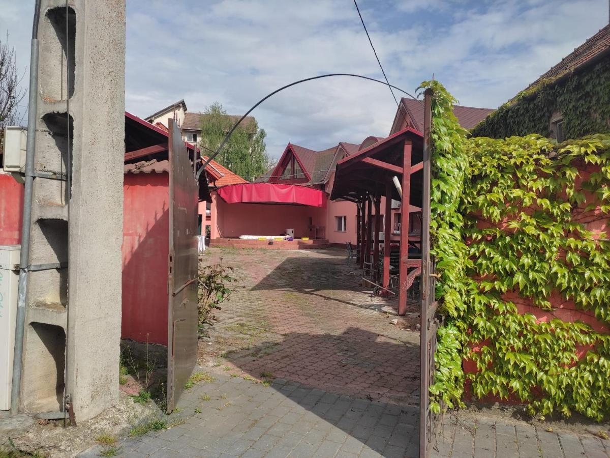 Calypso Rooms Făgăraş Exteriér fotografie