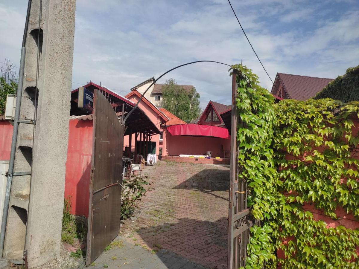Calypso Rooms Făgăraş Exteriér fotografie