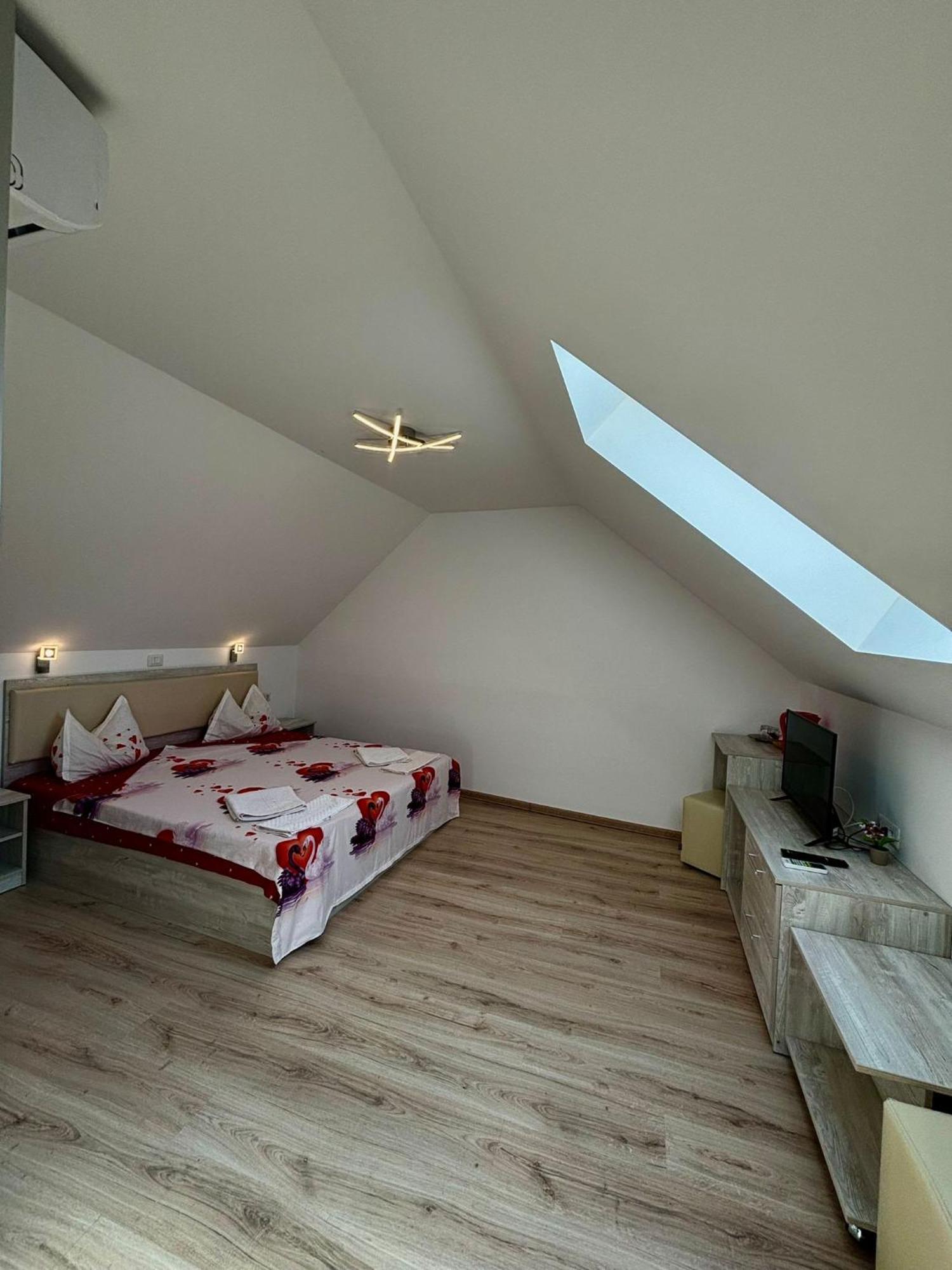 Calypso Rooms Făgăraş Exteriér fotografie